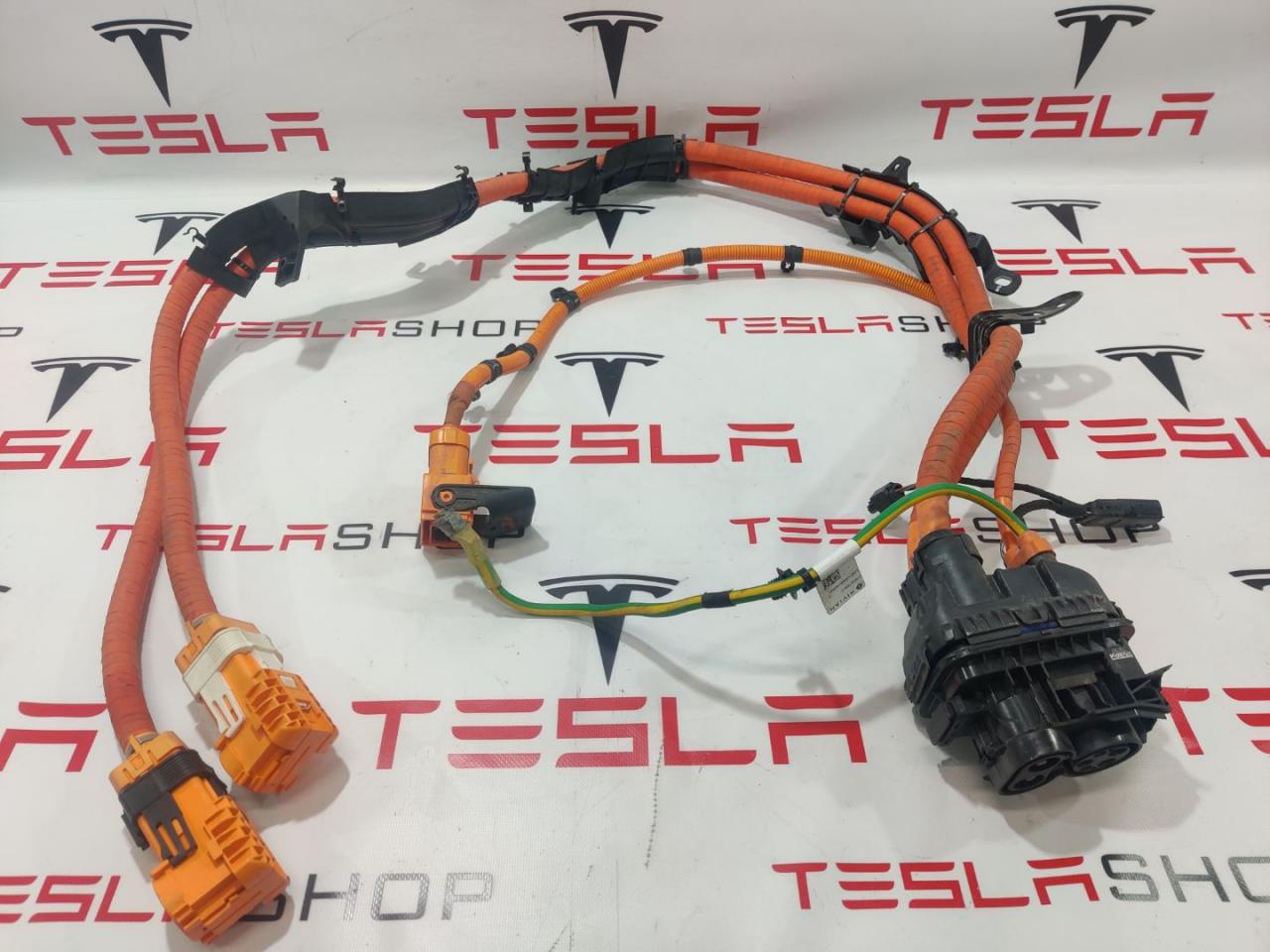 порт зарядный Rivian R1T 1 поколение 2022, PT00001588-K - фото №1