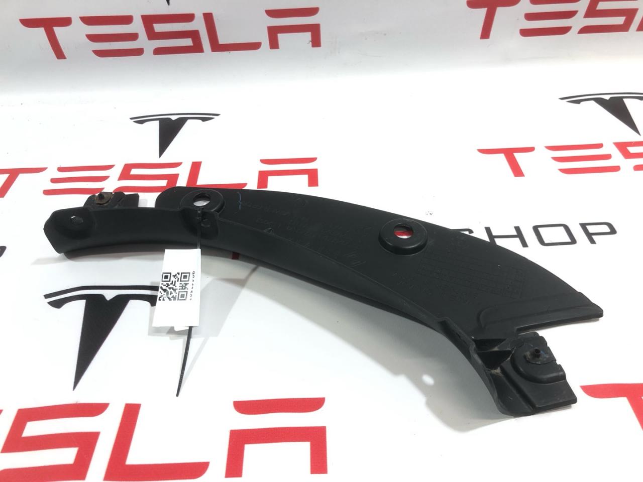 брызговик Rivian R1T 1 поколение 2022, PT00200921-C, PT00200923-C - фото №1