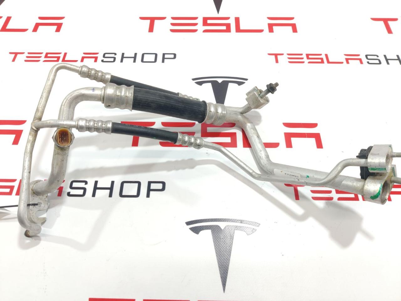 трубка кондиционера Tesla Model X 1 поколение 2018, 1008515-00-B, 1054664-00-B - фото №1