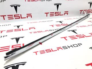 молдинг двери задней правой Tesla Model X 1 поколение 2018, 1032168-88-D