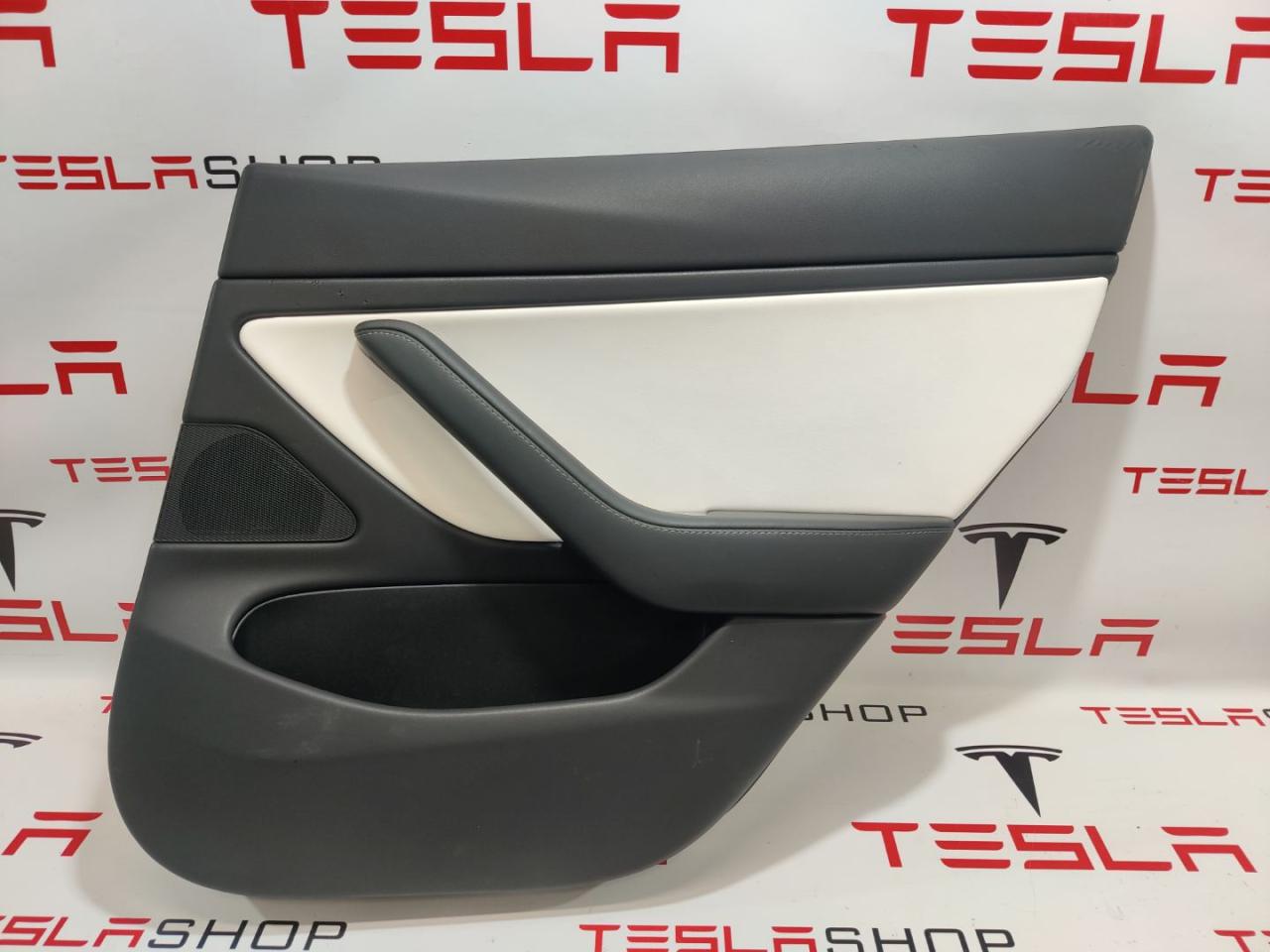 обшивка двери задняя правая Tesla Model 3 1 поколение 2019, электро, 1105096-00-E, 1094959-01-C, 1090415-02-I - фото №1