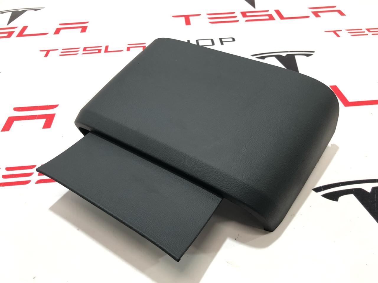 Декоративная накладка центральной консоли Rivian R1T 1 поколение 2022, PT00000877, PT00000902, PT00000901-F - фото №1