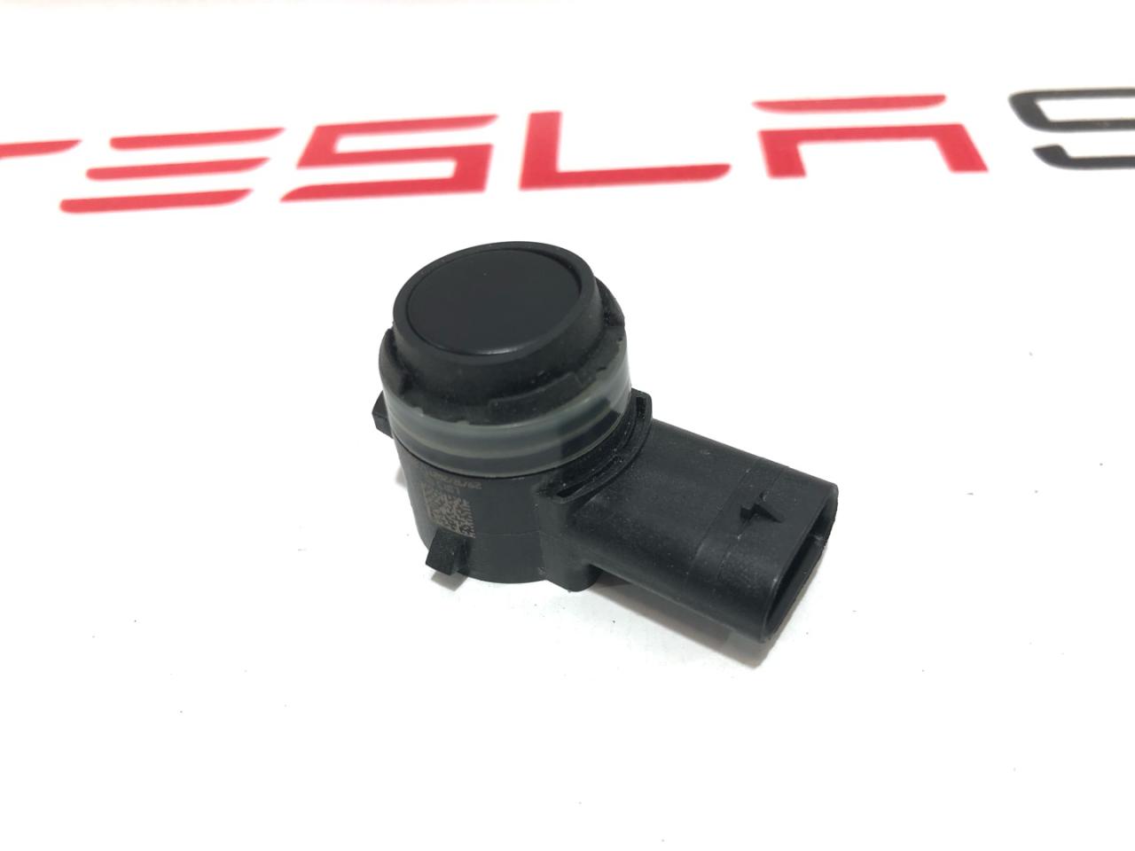 датчик парктроника Rivian R1T 1 поколение 2022, PT00013778 - фото №1