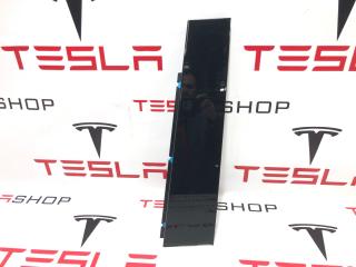 накладка двери (крышки) багажника Rivian R1T 1 поколение 2022, PT00012115, PT00000339