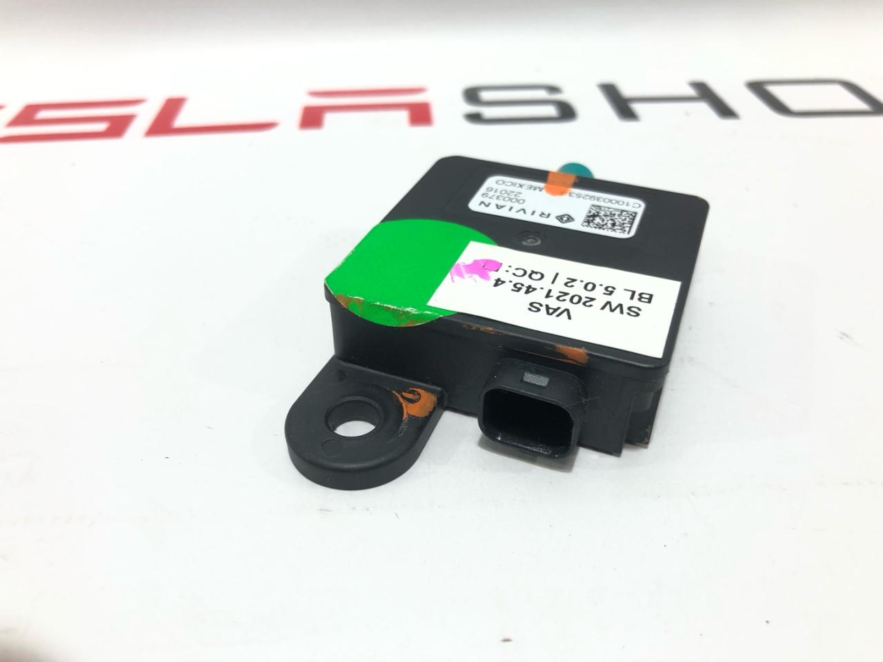 антенна Rivian R1T 1 поколение 2022, C100039253-F, PT00062899 - фото №1