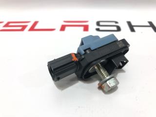 Датчик удара (давления воздуха) Rivian R1T 1 поколение 2022, PT00001457