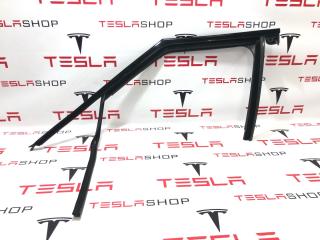 молдинг двери передней левой Rivian R1T 1 поколение 2022, PT00002209