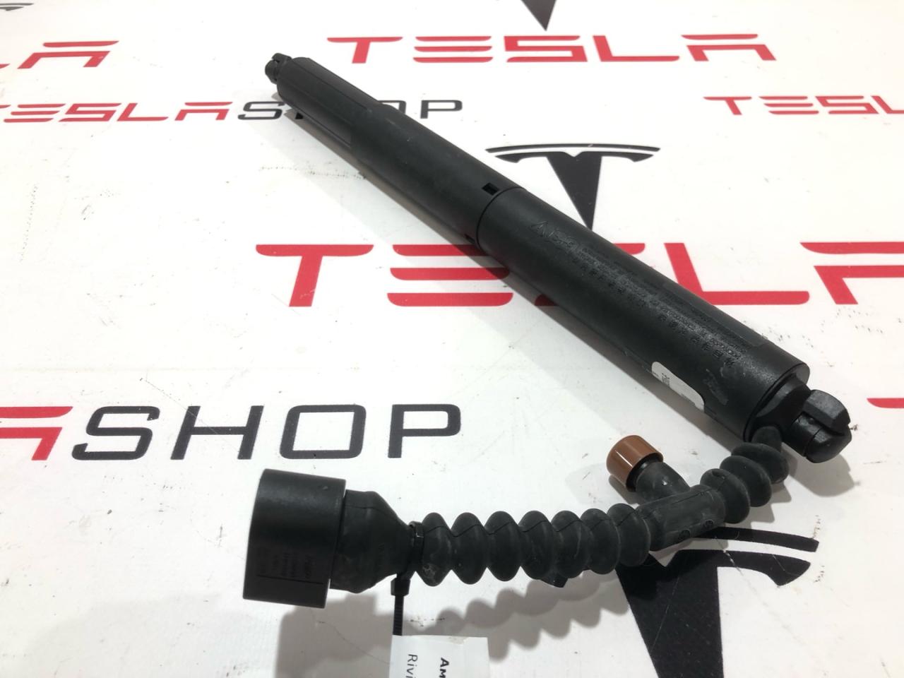 амортизатор капота Rivian R1T 1 поколение 2022, PT00002386-E - фото №1