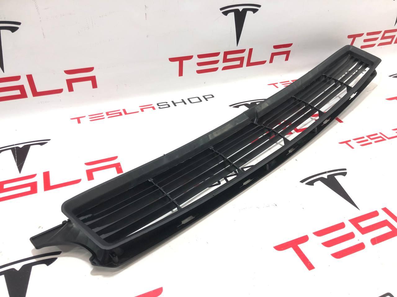 заглушка (решетка) в бампер Tesla Model X 1 поколение 2019, 1047734-00-F - фото №1