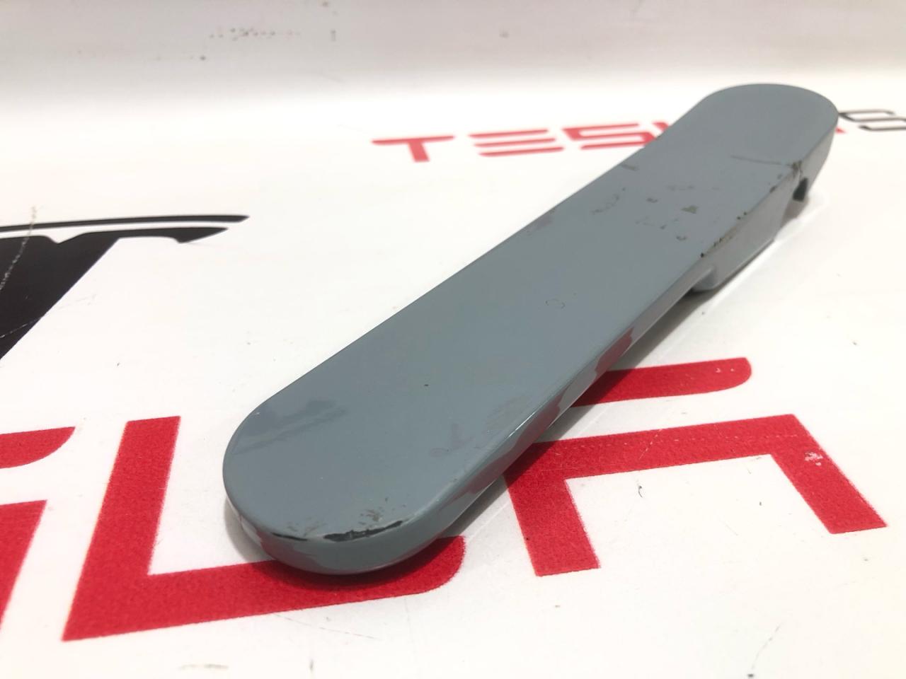 Накладка наружной ручки двери Rivian R1T 1 поколение 2022, PT00002455-J-009 - фото №1