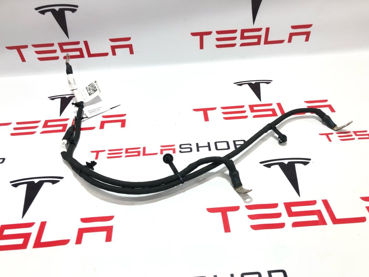 плюсовой провод аккумулятора Rivian R1T 1 поколение 2022, 35560549, PT00049997-D - фото №1