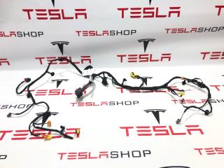 Электропроводка центральной панели Rivian R1T 1 поколение 2022, PT00061771-D