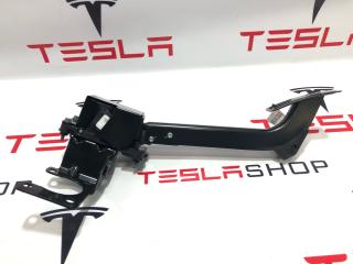 педаль Rivian R1T 1 поколение 2022, PT00002543-E, PT00018022F