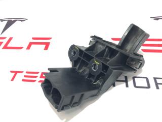 кронштейн (крепление) Rivian R1T 1 поколение 2022, PT00061443-B, C100061442-B, PT00042389-C