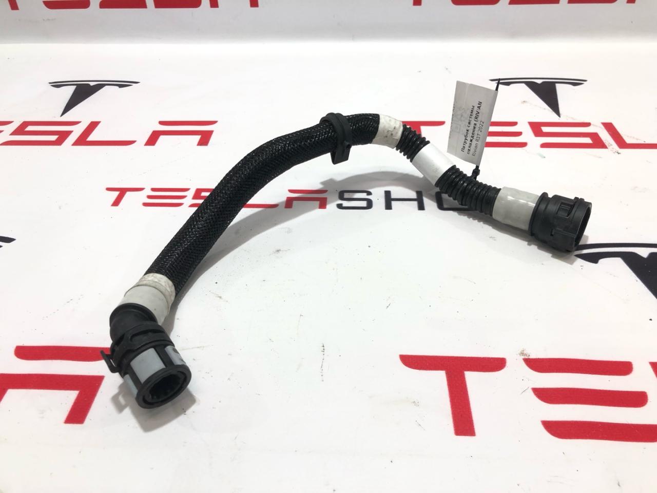 Патрубок системы охлаждения (RIVIAN R1T) Rivian R1T 1 поколение 2022, PT00061734-D - фото №1