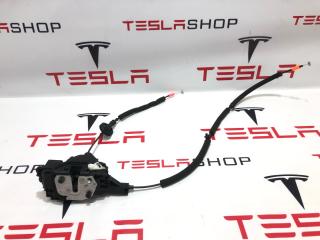 замок двери задней левой Rivian R1T 1 поколение 2022, PT00016021