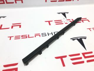 накладка двери внутренняя задняя левая Rivian R1T 1 поколение 2022, PT00041147B