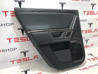 обшивка двери задняя левая Rivian R1T 1 поколение 2022, PT00001205, PT00001485-J, C400001216