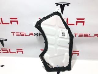 Накладка внутренняя двери Rivian R1T 1 поколение 2022, PT00009555-E