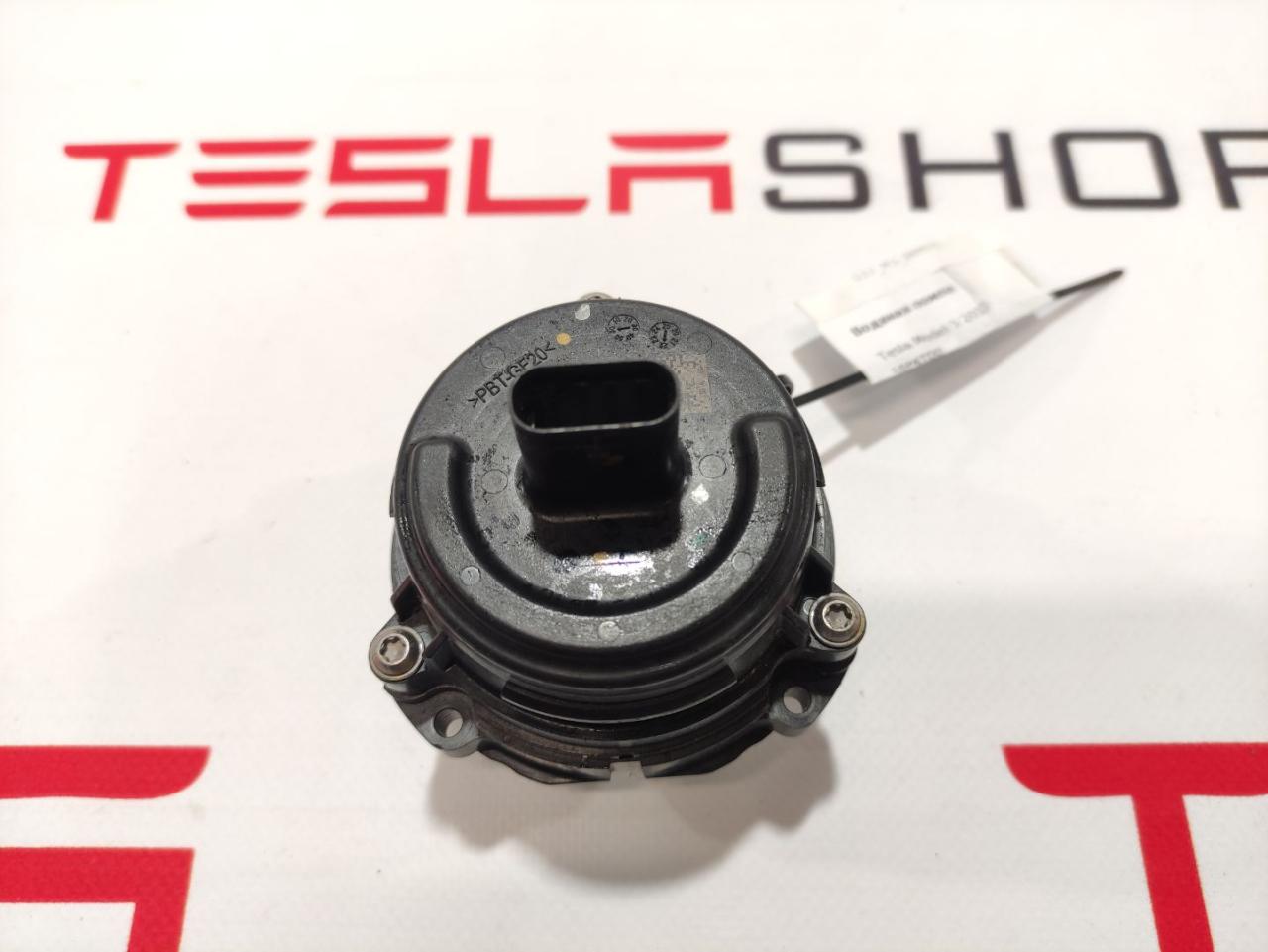 Детали теплового насоса Tesla Model 3 1 поколение 2019, электро, 1492611-00-A - фото №1