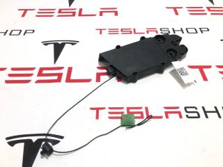 замок багажника Rivian R1T 1 поколение 2022, PT00013189-F