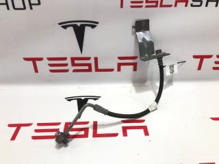 шланг тормозной заднего правого Rivian R1T 1 поколение 2022, PT00000569-L