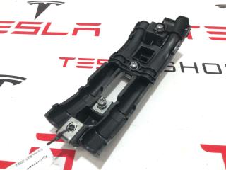 крепление проводки Rivian R1T 1 поколение 2022, PT00062110-B, PT00058896-B