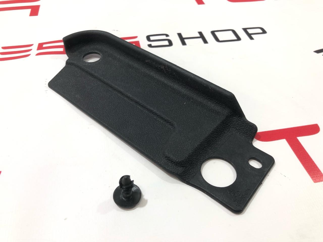 Крышка фонаря багажника Rivian R1T 1 поколение 2022, PT00039438 - фото №1