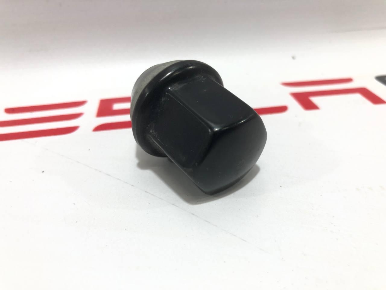 гайка колесная Rivian R1T 1 поколение 2022, 1027002-00-B - фото №1