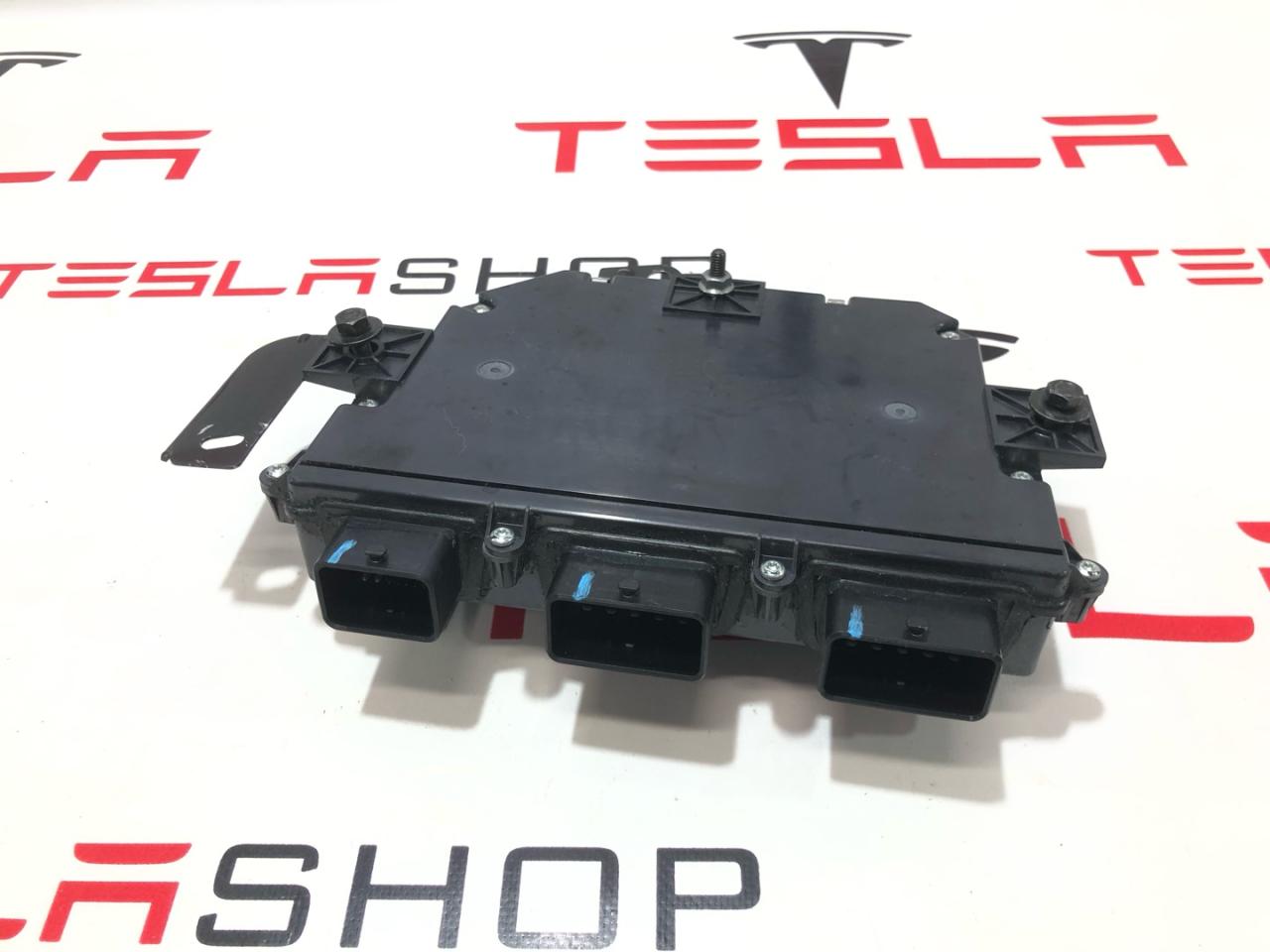 блок управления (другие) Rivian R1T 1 поколение 2022, C100054997-G, PT00054997-G - фото №1