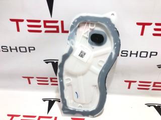 Накладка внутренняя двери Rivian R1T 1 поколение 2022, PT00009559-E