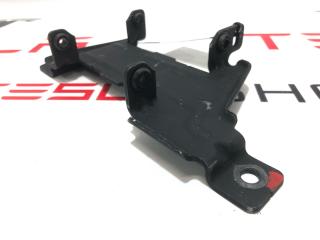 Кронштейн компрессора пневмо подвески Rivian R1T 1 поколение 2022, PT00055693-01, C200003024-K