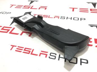 Воздуховод заднего ряда Rivian R1T 1 поколение 2022, PT00011944-D