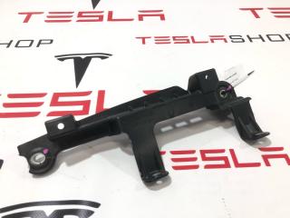 пластик Rivian R1T 1 поколение 2022, PT00089781-A.2, C300089781-A