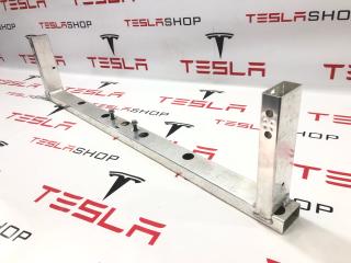 Кронштейн крепления защиты днища Rivian R1T 1 поколение 2022, PT00031470