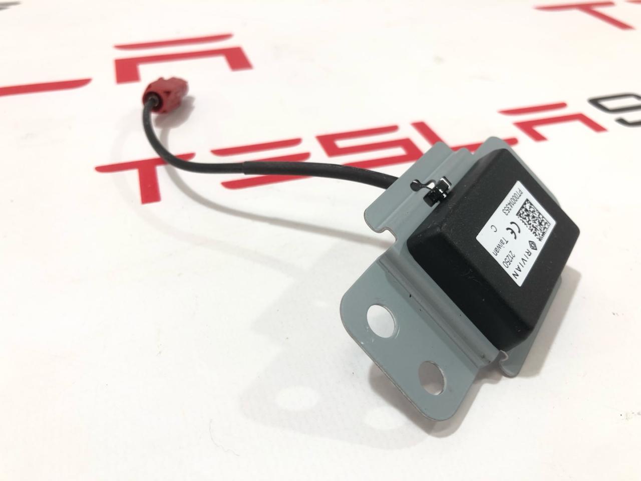 антенна Rivian R1T 1 поколение 2022, PT00014353 - фото №1