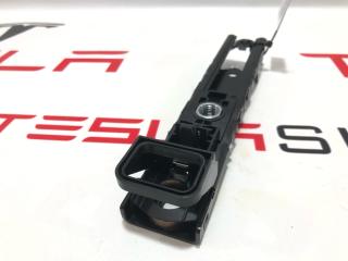 механизм регулировки положения ремня безопасности Rivian R1T 1 поколение 2022, C100001040-C