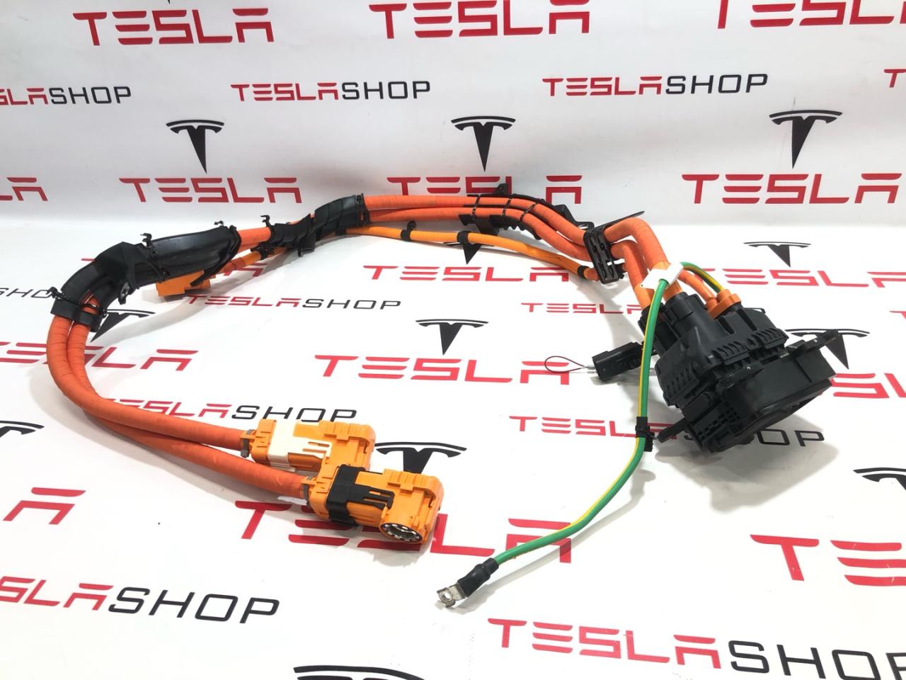 порт зарядный Rivian R1T 1 поколение 2022, PT00001588-K - фото №1