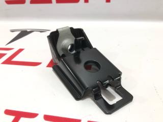 Кронштейн крепления сиденья Rivian R1T 1 поколение 2022, PT00039433