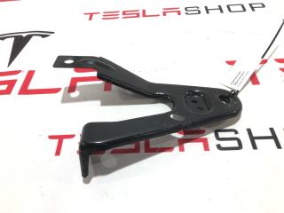 кронштейн (крепление) Rivian R1T 1 поколение 2022, PT00000106, PT00034440