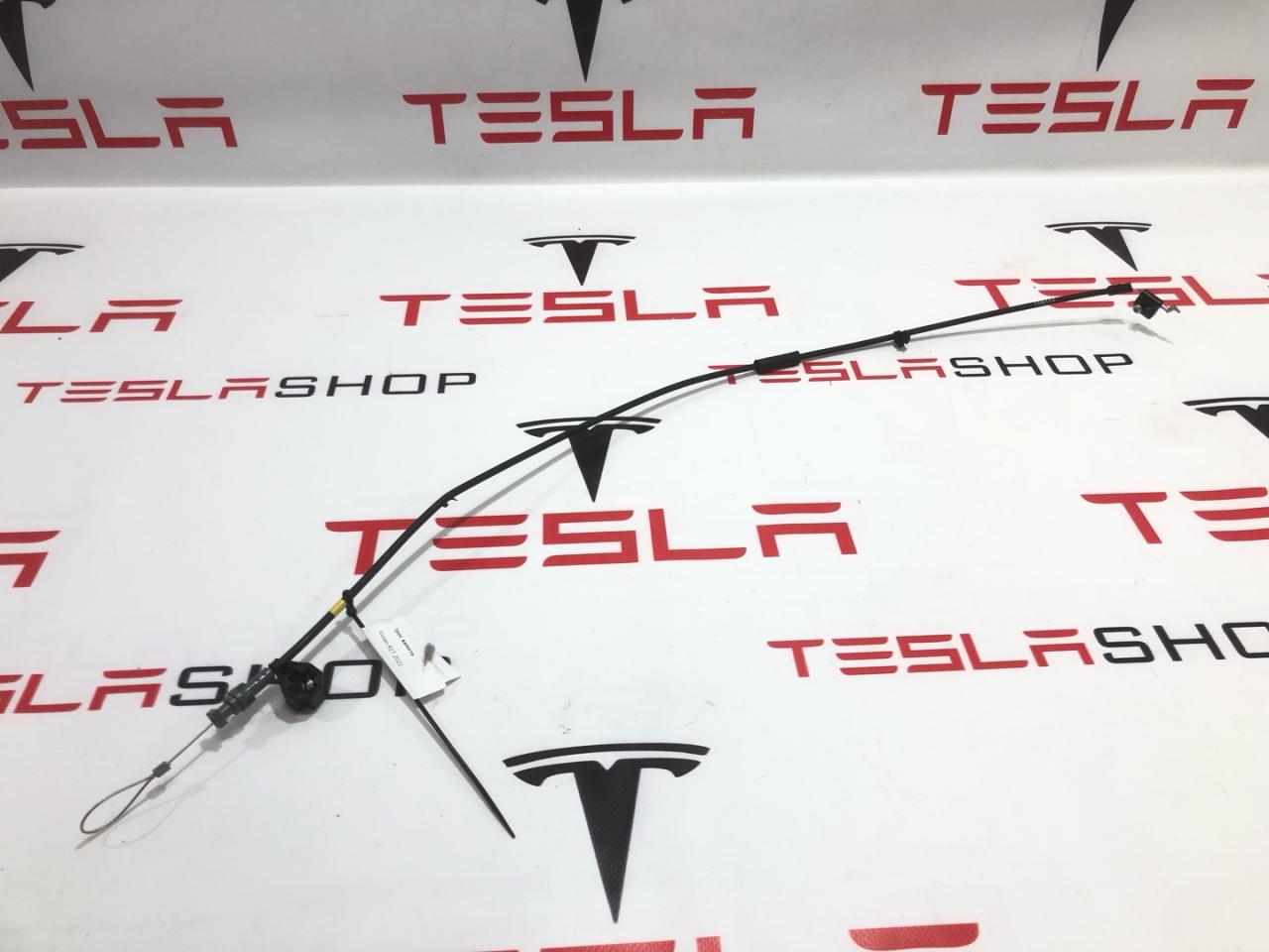 трос капота Rivian R1T 1 поколение 2022, 211202 - фото №1