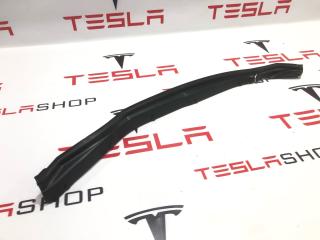 уплотнитель двери Rivian R1T 1 поколение 2022, PT00002360