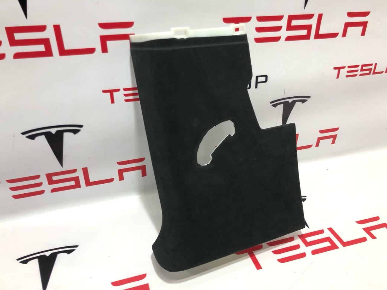 Накладка стойки С Rivian R1T 1 поколение 2022, PT00001378 - фото №1