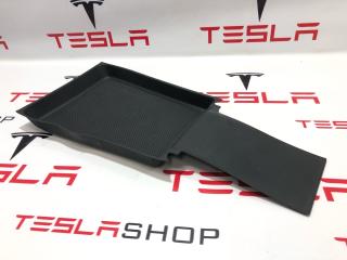 Коврик резиновый центральной консоли Rivian R1T 1 поколение 2022, PT00000898