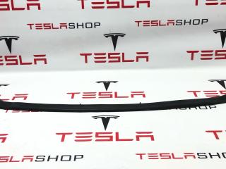 уплотнитель подкапотного пространства Rivian R1T 1 поколение 2022