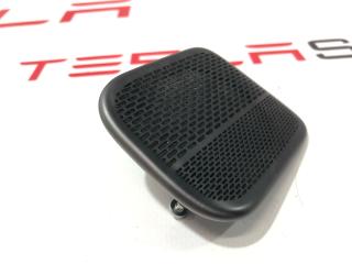 Накладка динамика (сетка) Rivian R1T 1 поколение 2022, PT00013658