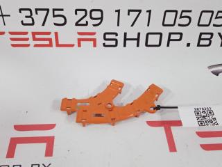 Кронштейн крепления высоковольтной электропроводки Tesla Model 3 1 поколение 2019, 1100169-00-D
