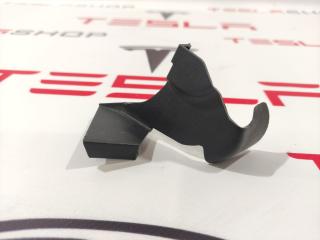 Накладка декоративная петли капота Tesla Model 3 1 поколение 2019, электро, 1112071-00-A