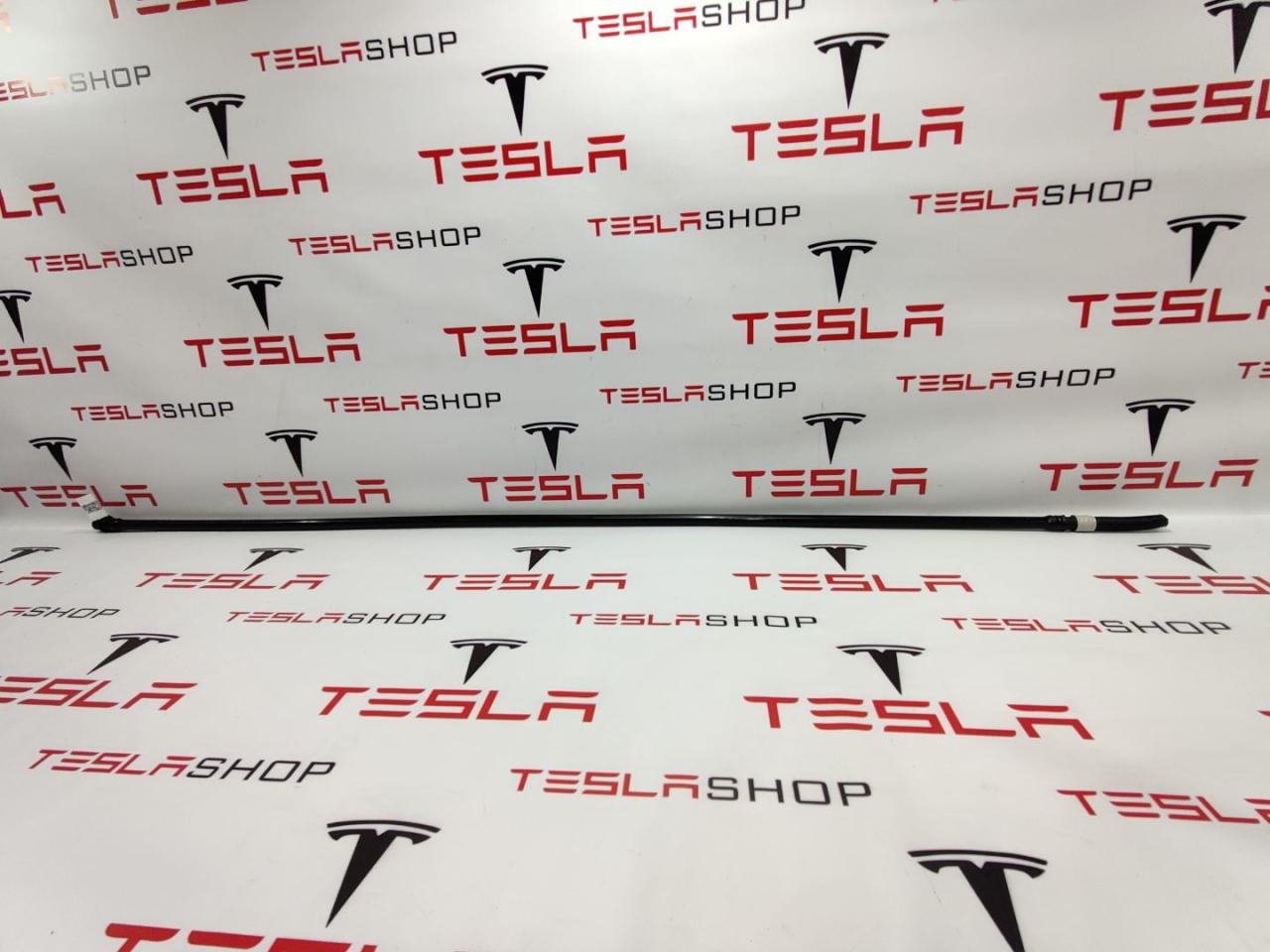 Патрубок системы охлаждения основной батареи Tesla Model 3 1 поколение 2019, электро, 1077596-00-C - фото №1