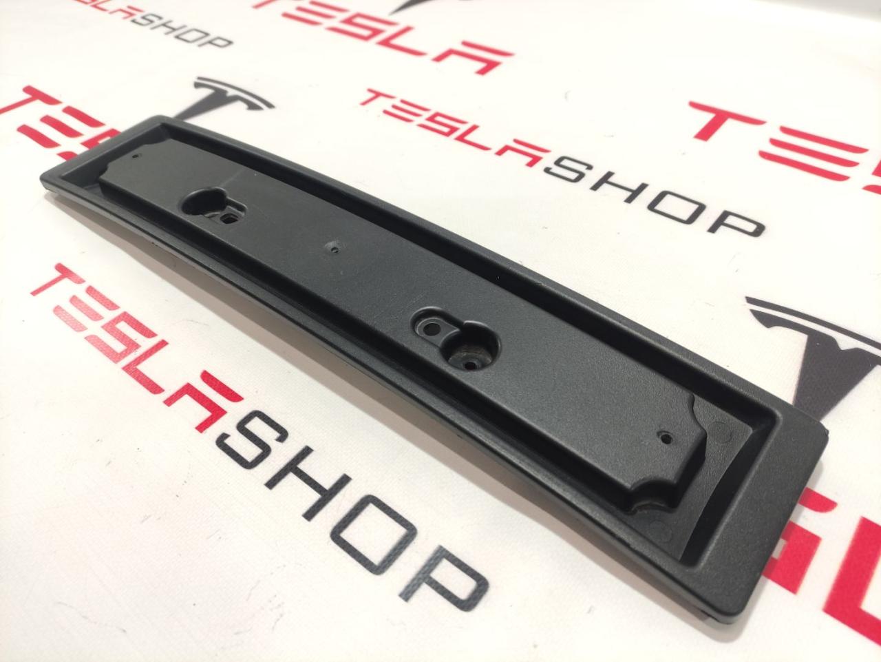 бленда Tesla Model 3 1 поколение 2018, 1096834-00-A, 1096834-00-B - фото №1